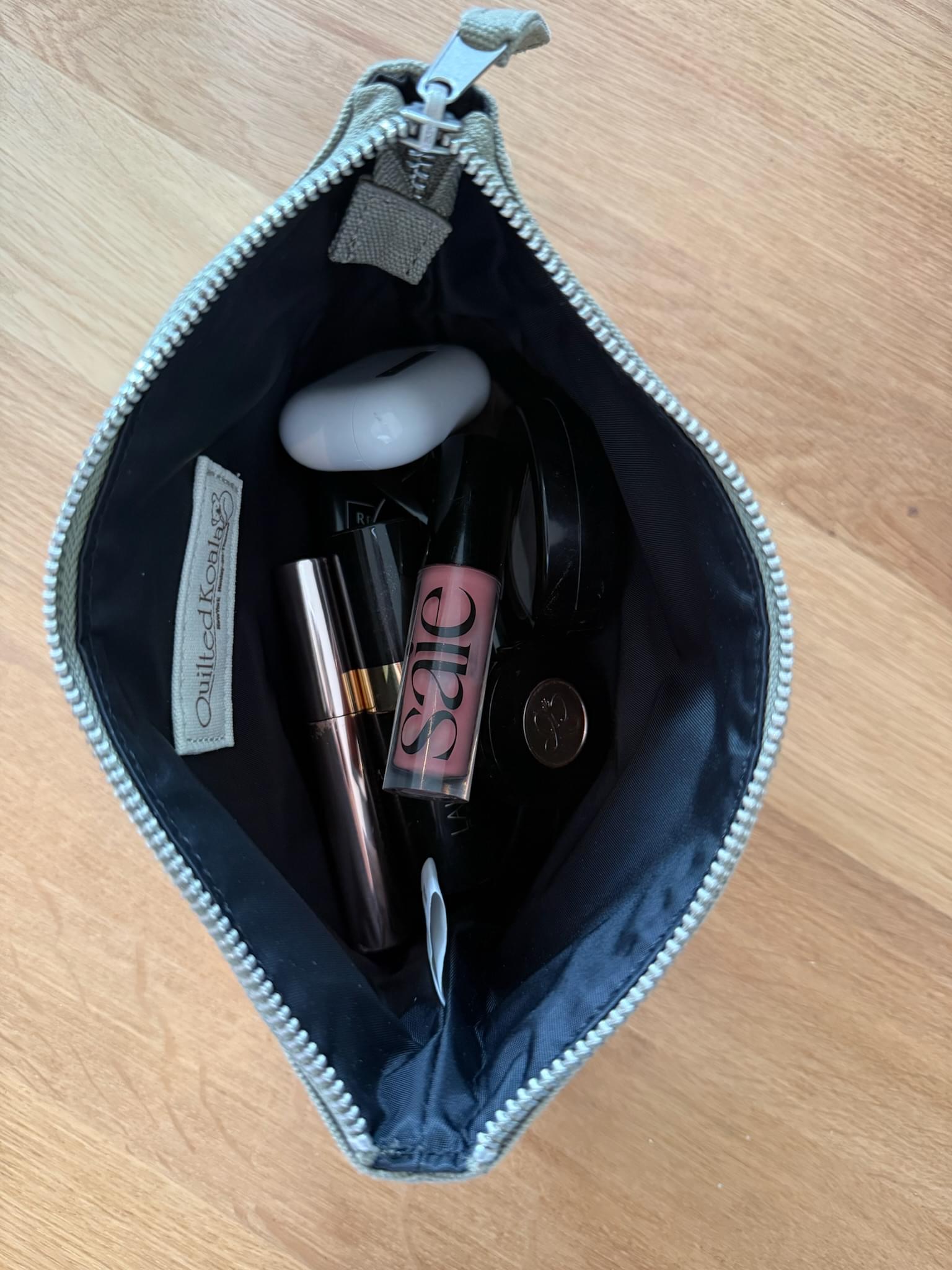 Olive Makeup Bag: Dark Chocolate Star - Quilted Koala