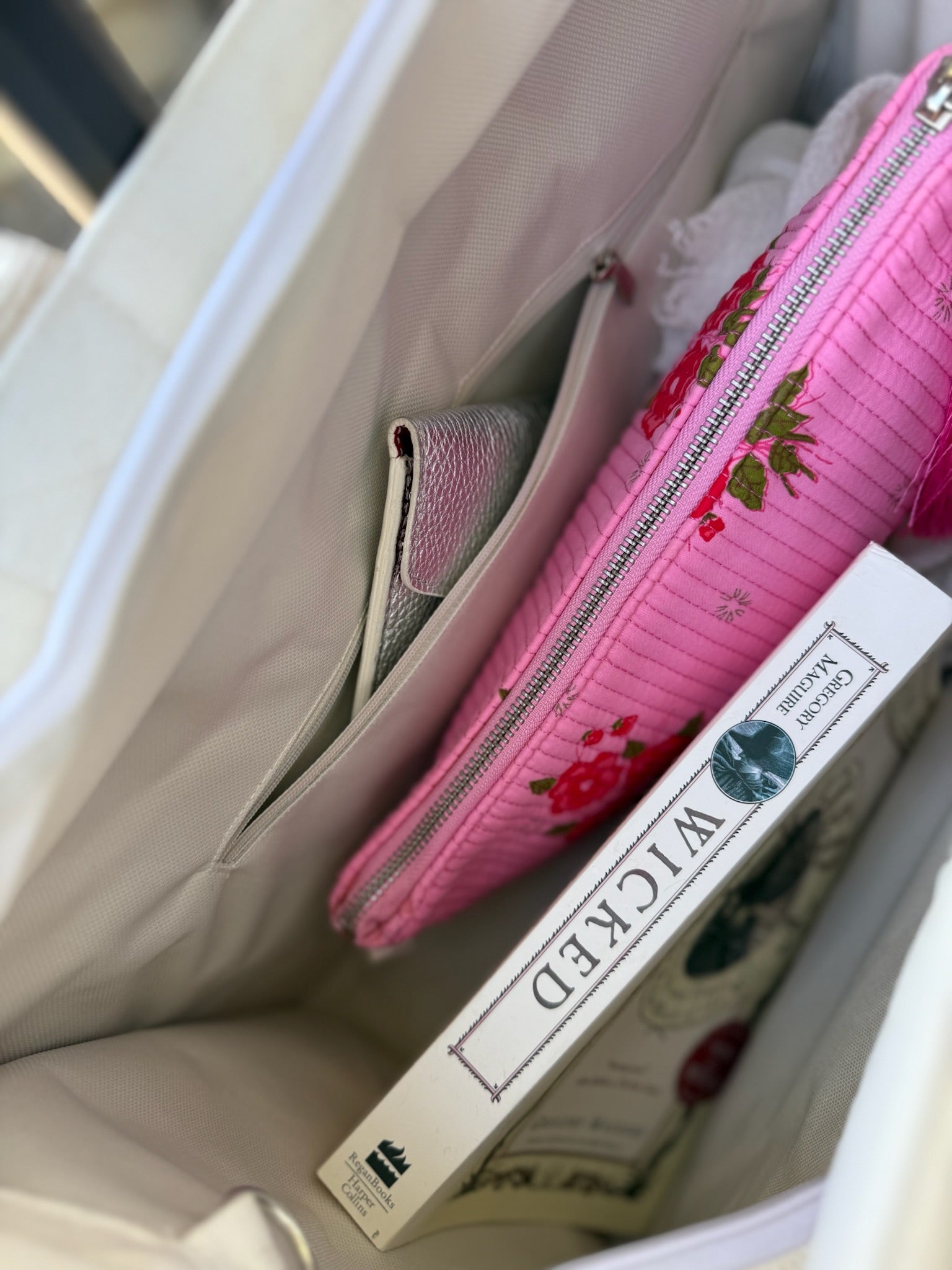 Golf Cart Anywhere Bag in Natural with Neon Pink GOLF - Quilted Koala