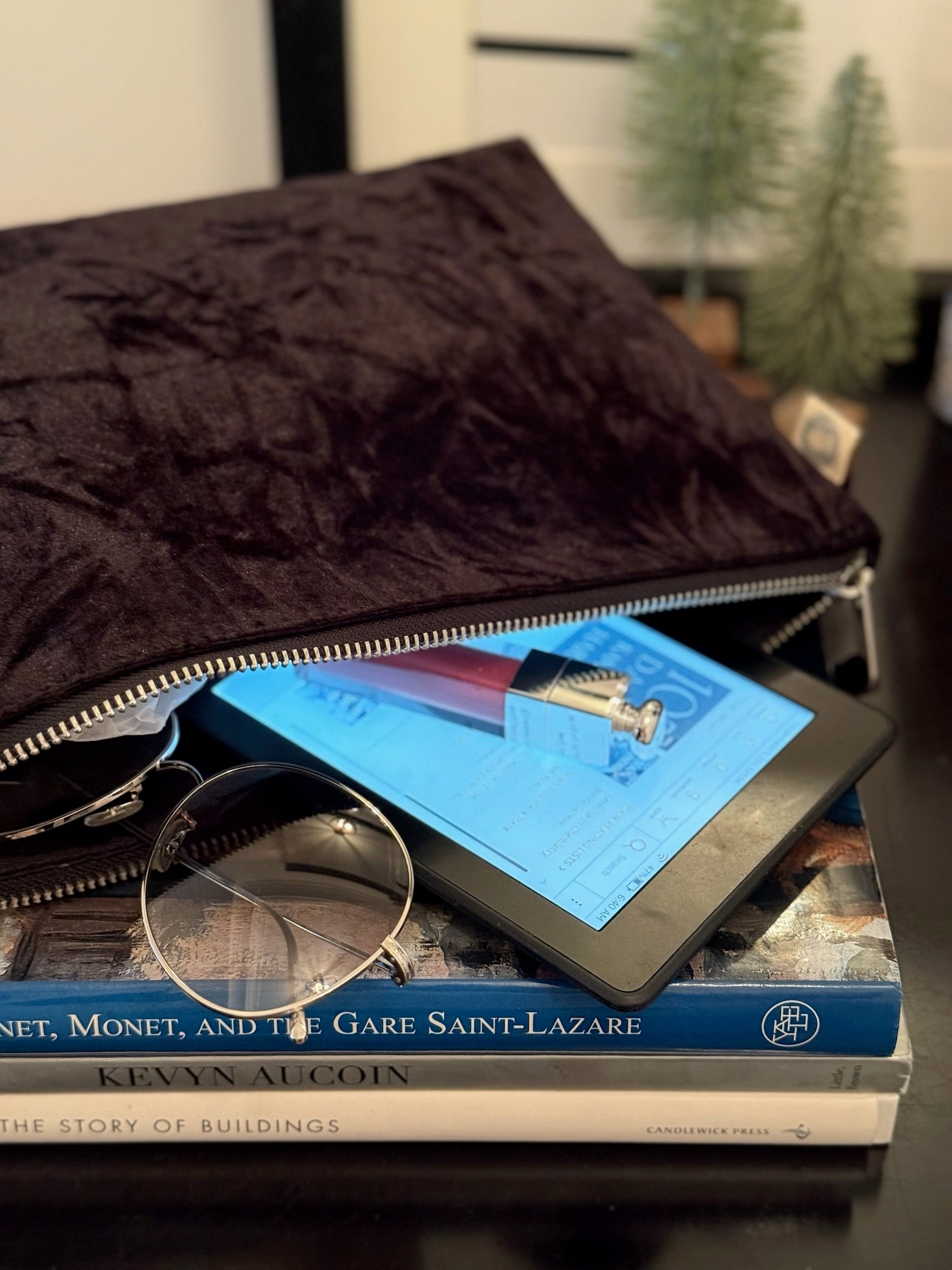 SPECIAL! Black Velvet Midi East West Crossbody + FREE Black Velvet Clutch (Copy) - Quilted Koala