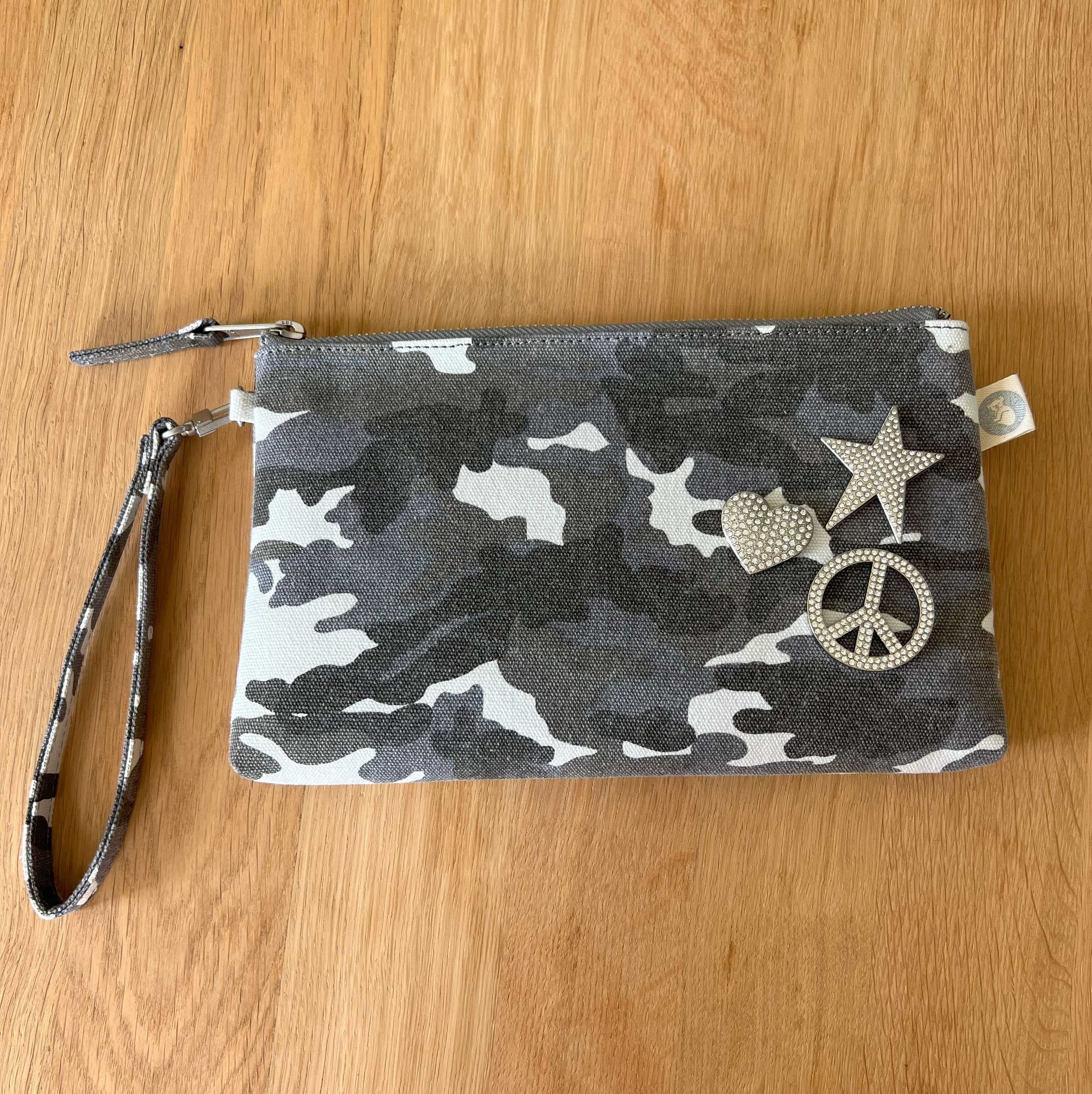 Mini Luxe Clutch Bundle: Grey Camo with FREE Silver Koala Jewelry - Quilted Koala