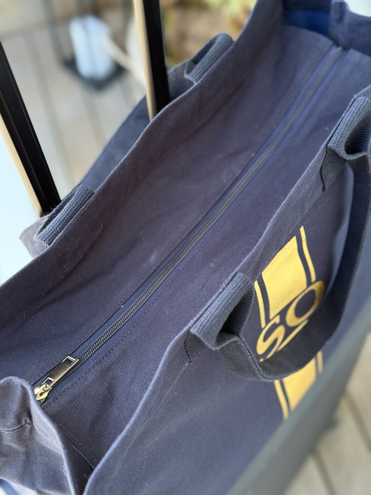 NEW! Anywhere Bag with Trolley Sleeve in Navy SPLIT LETTER MONOGRAM - Quilted Koala