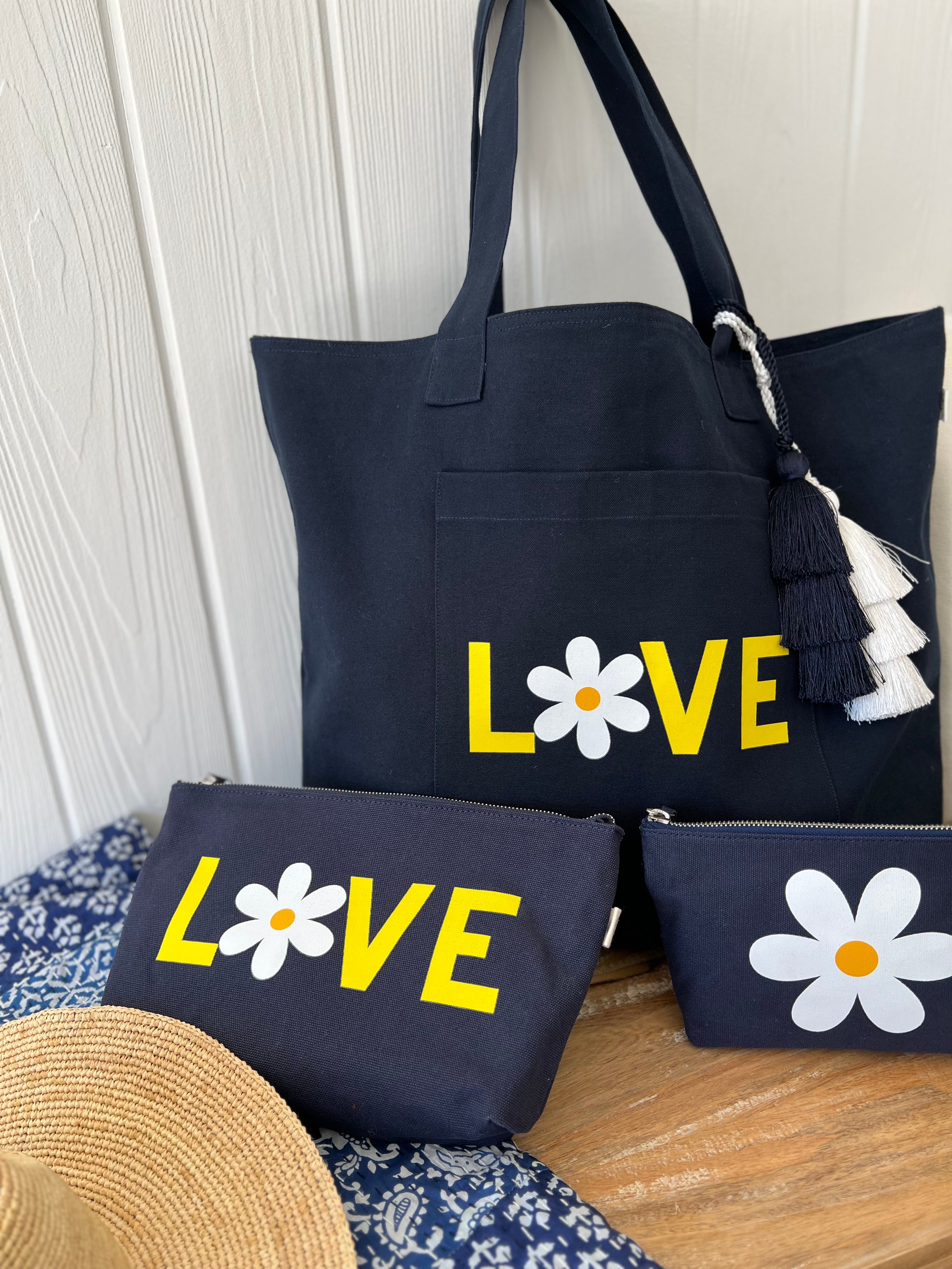 Everything Bag Navy with White/Yellow Daisy LOVE - Quilted Koala